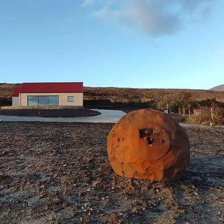 Nyaraló Red Roof Achill Island
